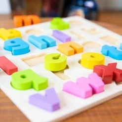 New Classic Toys Houten Alfabet Puzzel - Kleine Letters -Goedkope puzzels winkel 550x368 4